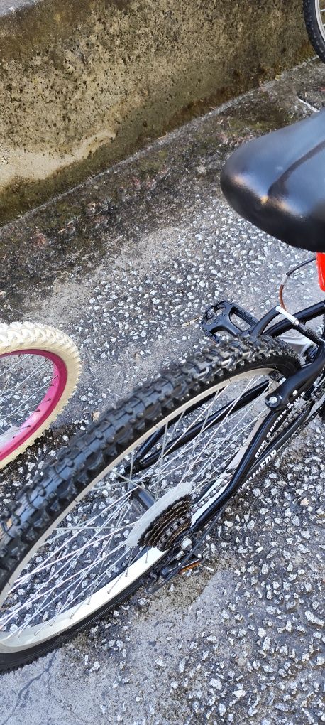 Bicicleta em excelente estado PARA DESOCUPAR