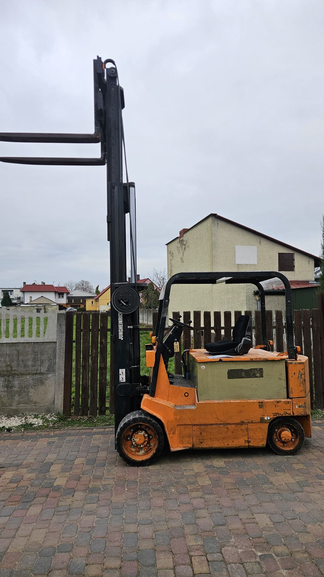 Widlak elektryczny Yale 5 ton triplex 4 sekcje kontenerowy wolny skok