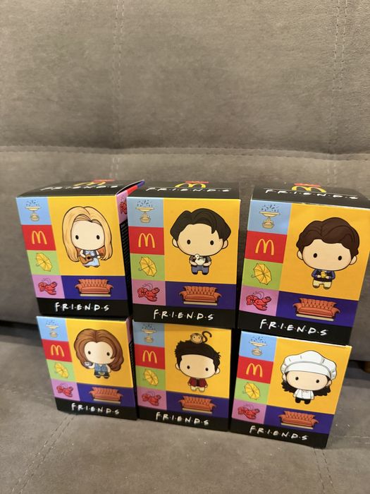 Нові запаковані фігурки Friends з мак дональдс