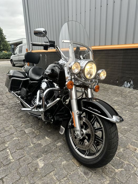 HARLEY DAVIDSON ROADKING