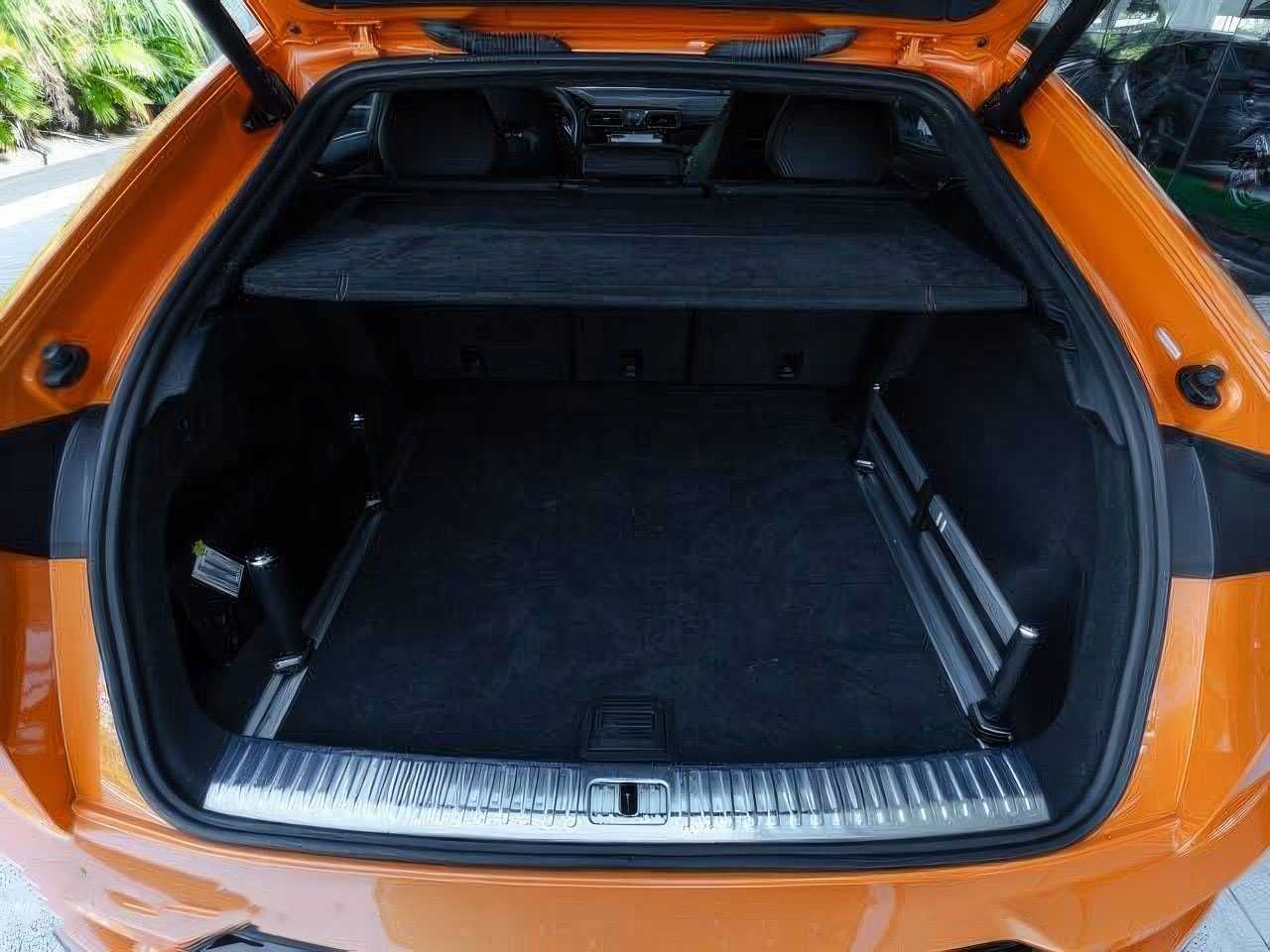 2023 Lamborghini Urus S