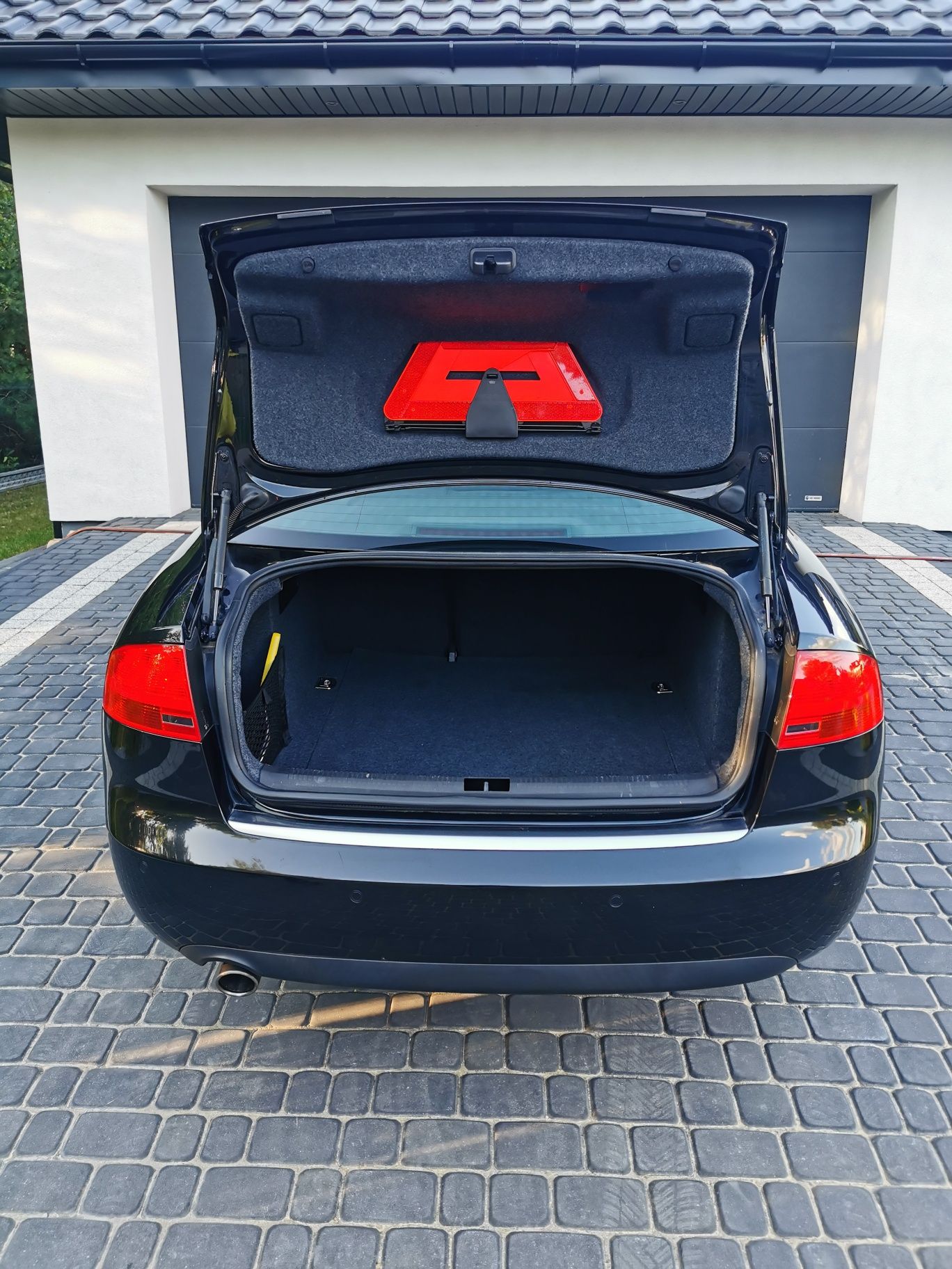 Sprzedam Audi A4 b7, 1.6 mpi, bezwypadkowy i bezkolizyjny