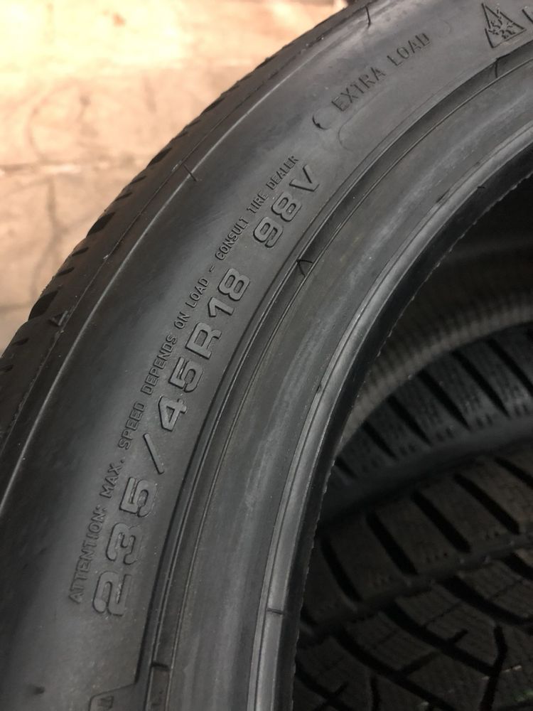235/45/18 R18 Dunlop SP Winter Sport 5 4шт нові зима