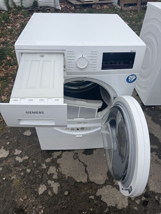 Сушильна машина Siemens WT45RWA1