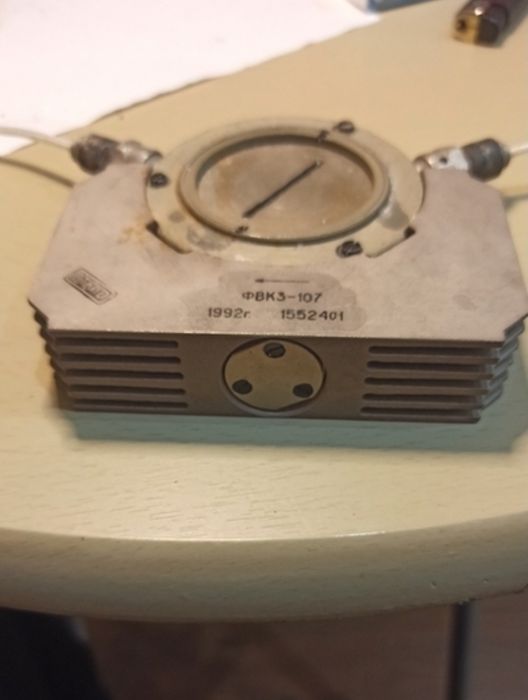 Феритовий коаксіальний вентиль ФВК3-107, випущений в 1992 році.