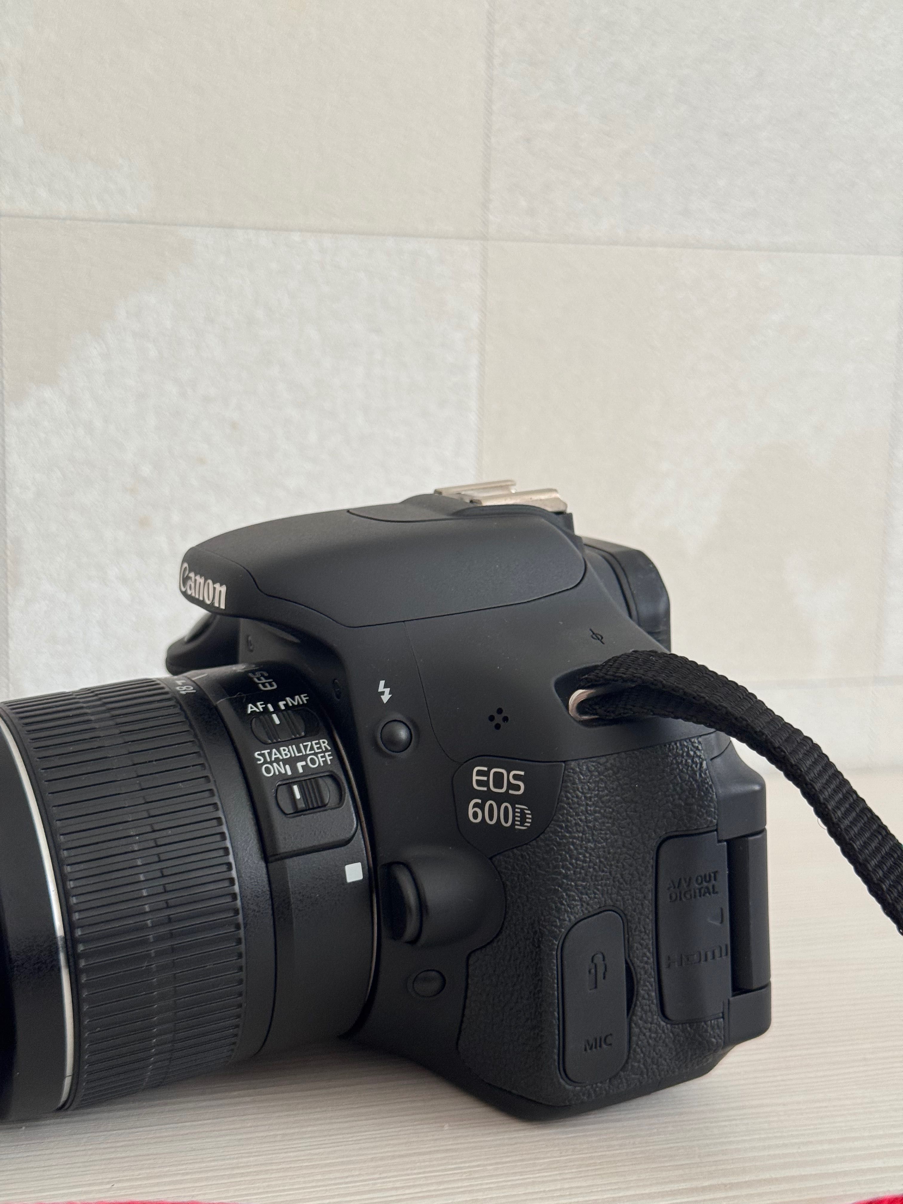 Фотоапарат Canon EOS 600D