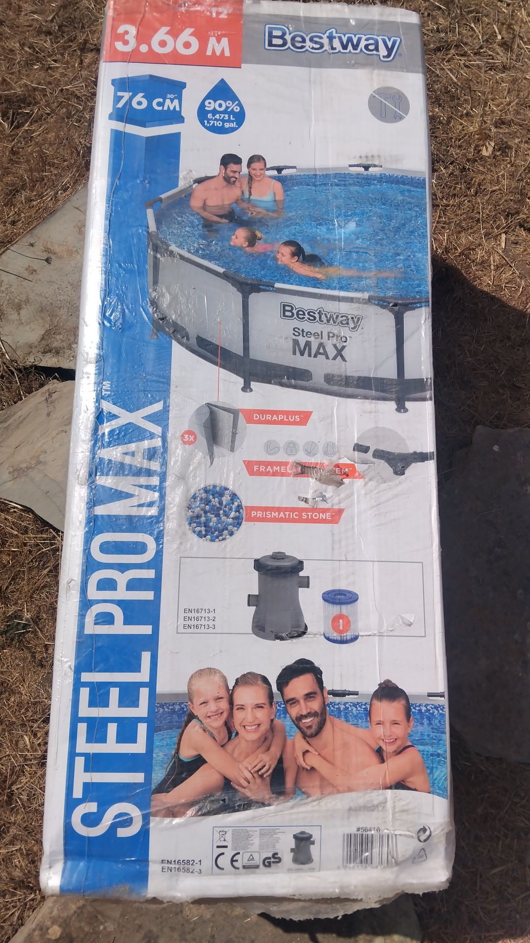 Piscina nova na caixa bestway