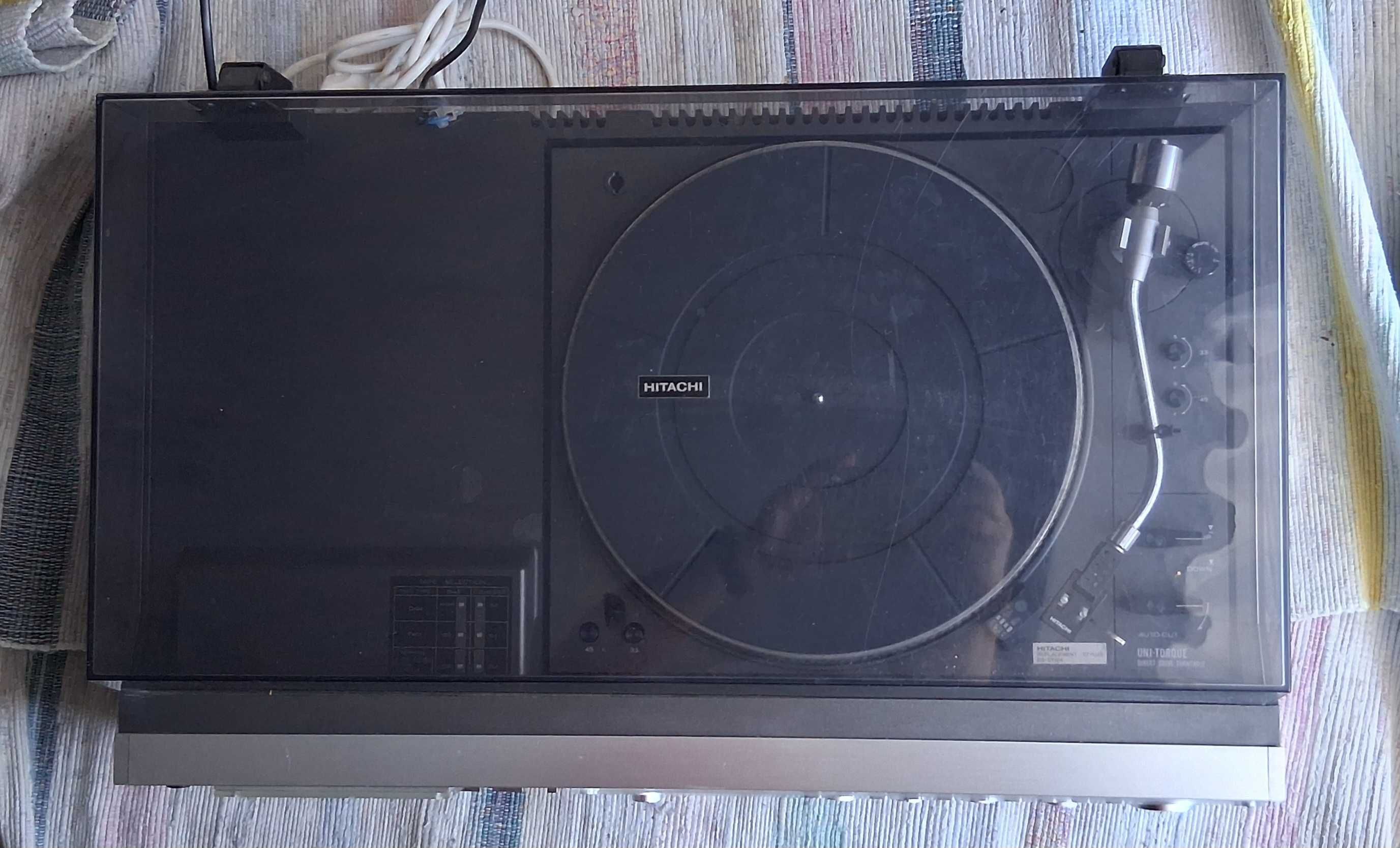 Gira discos Hitachi