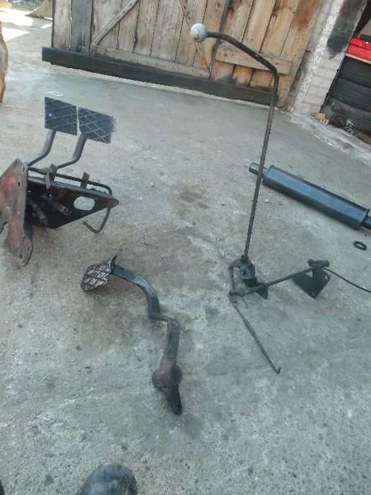 pedaly hamulca gaz pompki ursus c360 c355 c4011