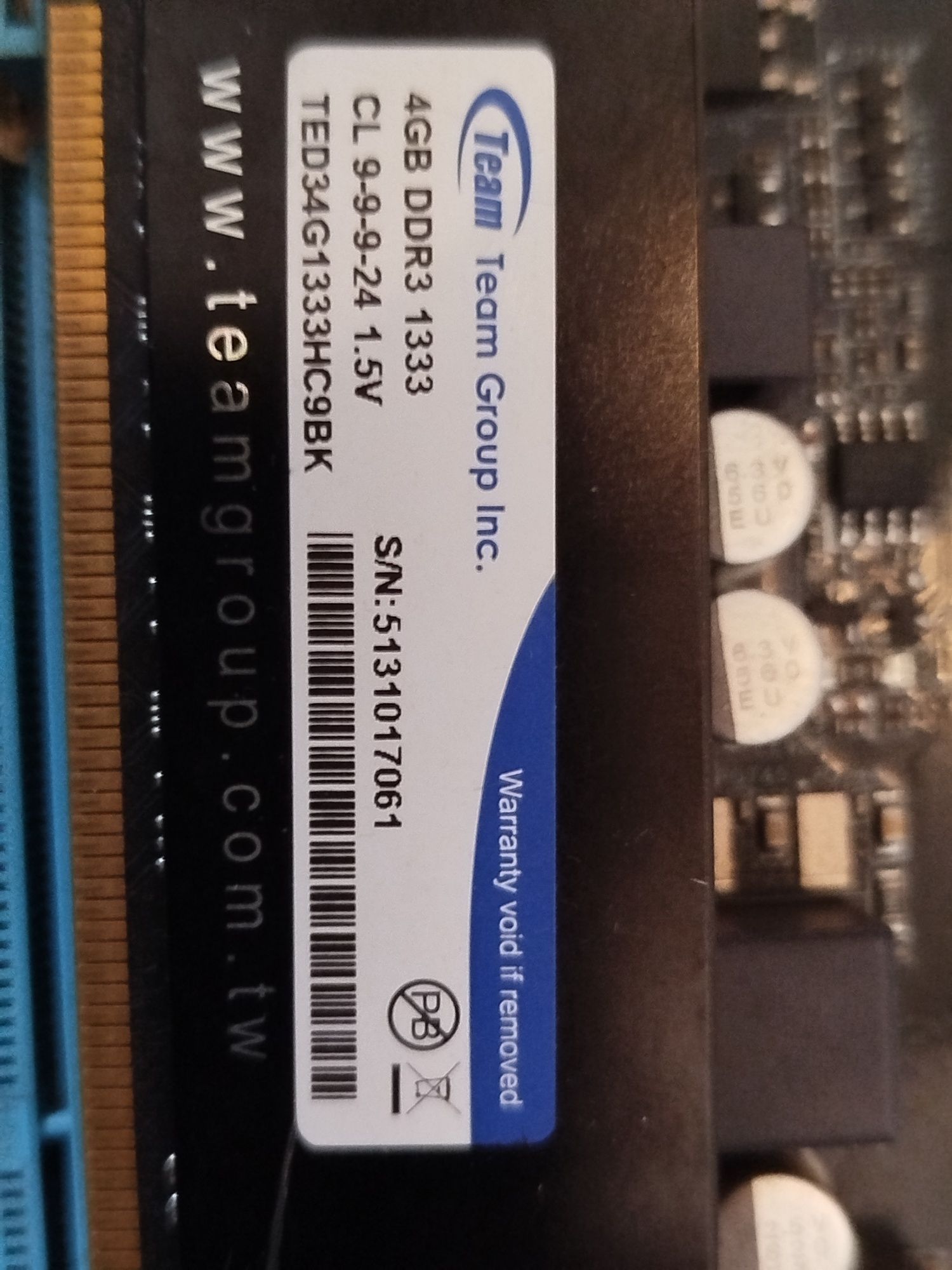 Материнська плата ASRock B85 в комплекті 
работа норм.