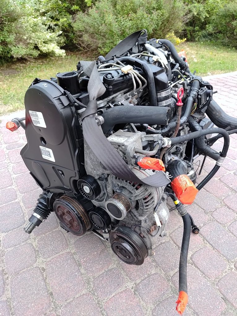 Silnik kompletny VOLVO XC90 D5 2.4D 185KM  D5244T4 motor engine