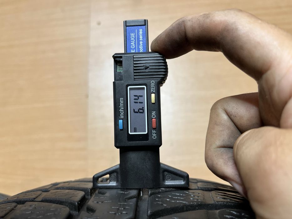 225/60 R 16 Kumho I’Zen KW23 Зима пара шини