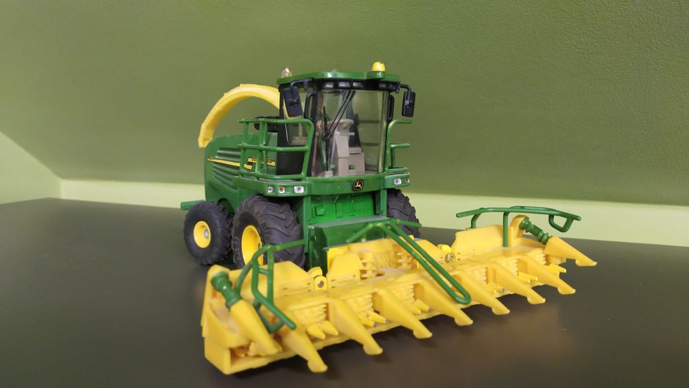 Siku sieczkarnia John Deere 1 32