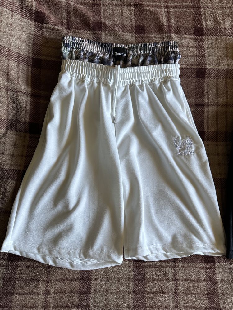 БЕЛЫЕ ОСТАЛИСЬ шорты awaited jaded london balenciaga 999yessirskiii