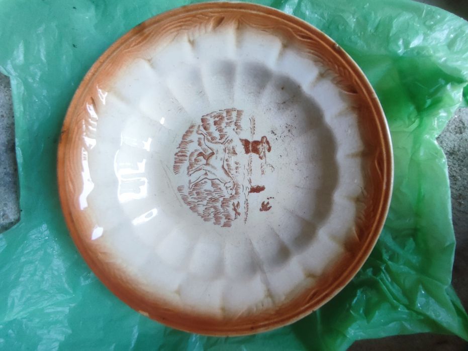 2 Pratos de porcelana Portugal