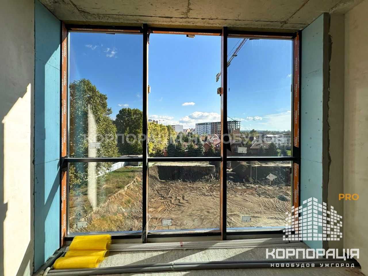 Продаж 1-км квартири на набережній; новобудова в центрі