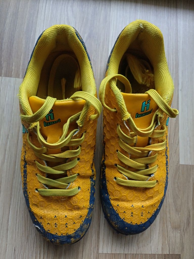 Buty do piłki nożnej ASTRO