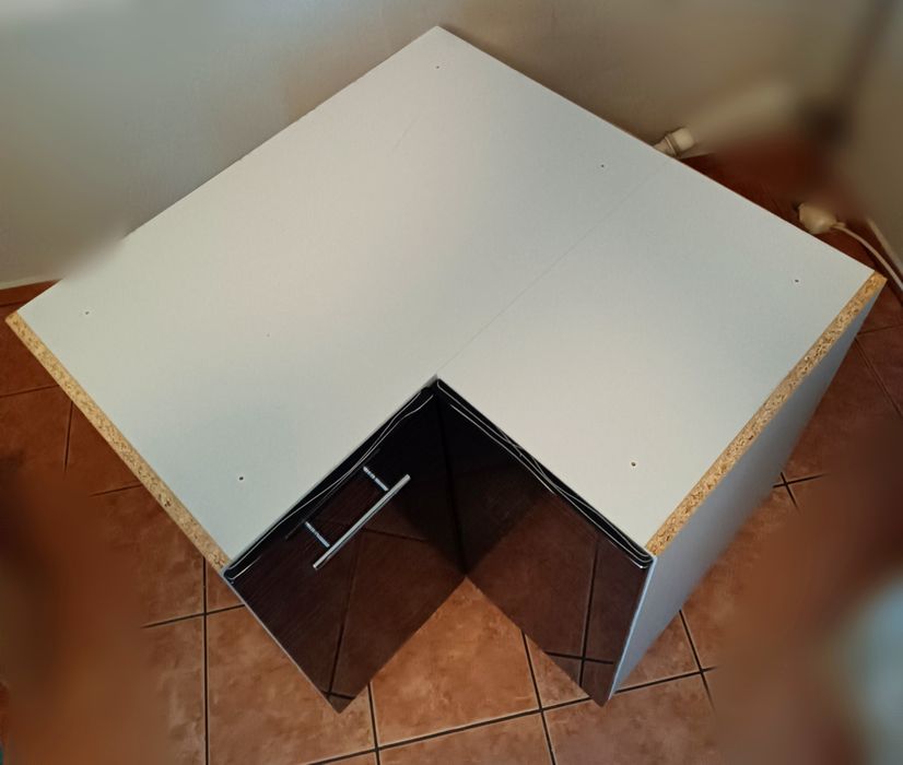 Kuchnie modułowa 4 letnia jak nowa.