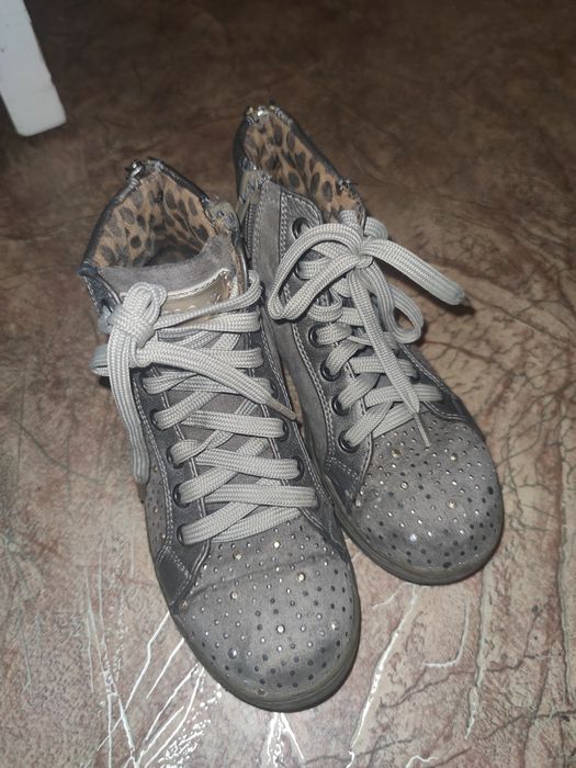 Гарні осінні чобітки,32 розмір