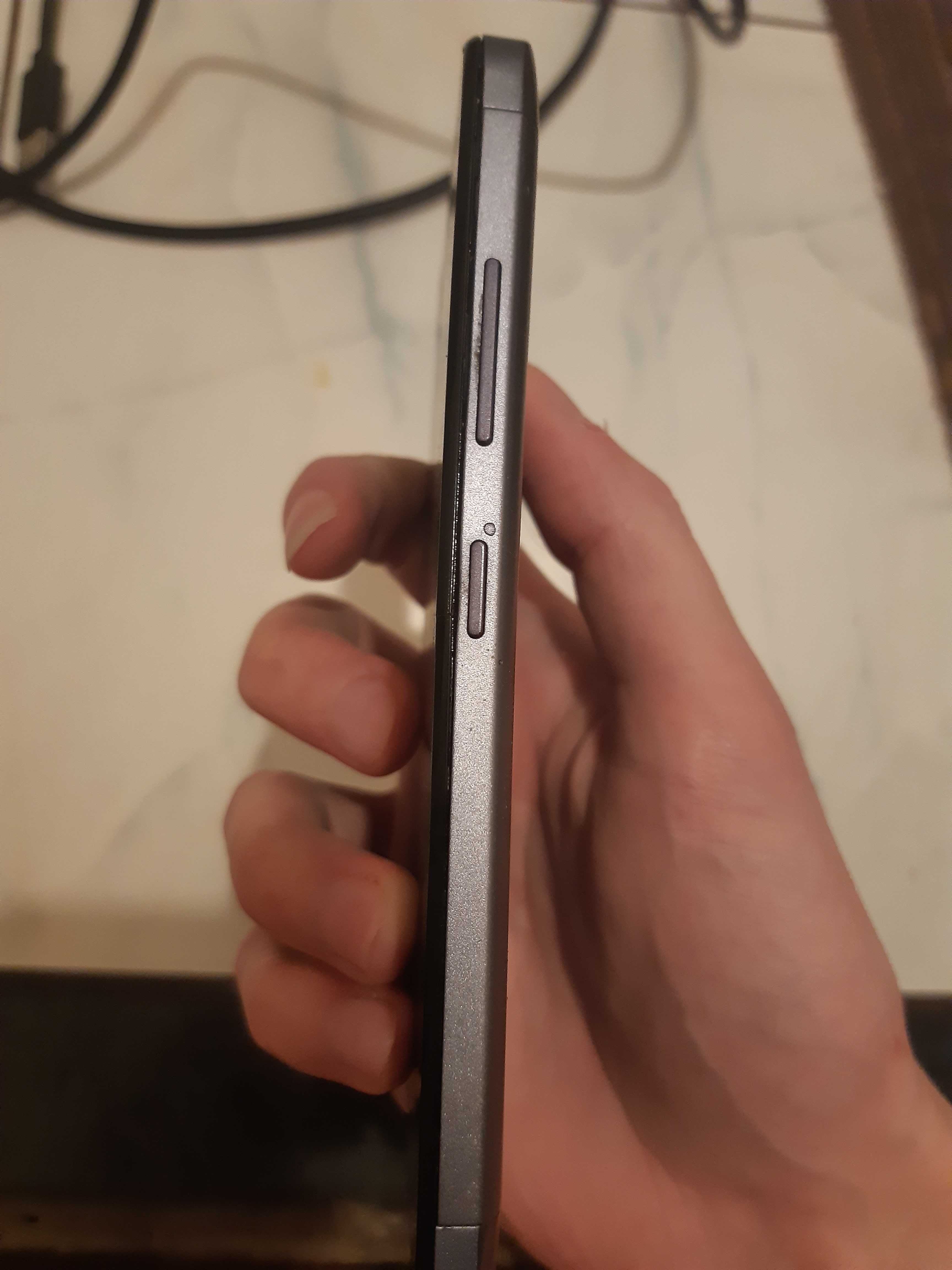 Telefon lenovo k5 +kabel ładowania
