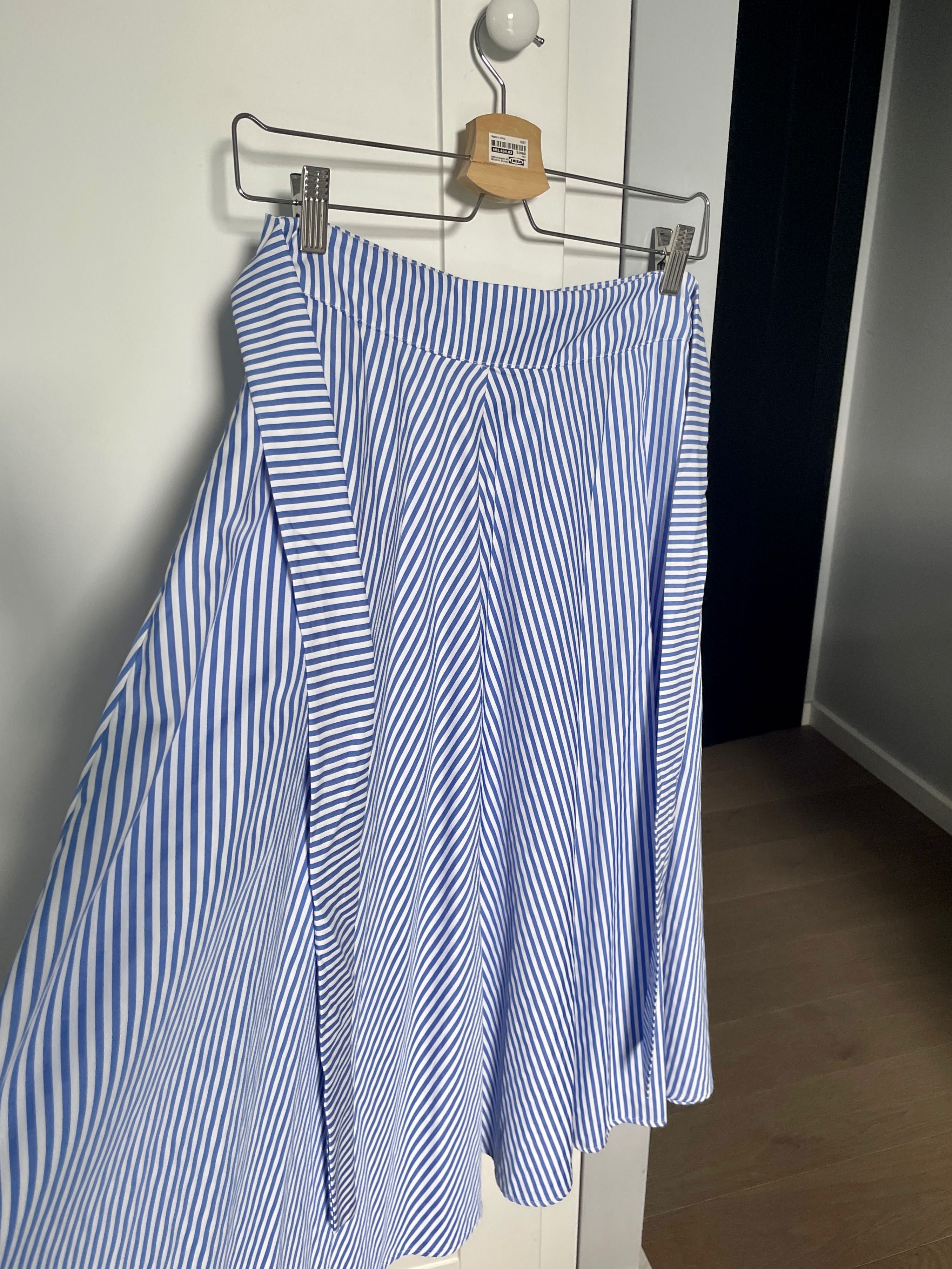 Reserved spódnica midi 36 biało-niebieskie paski
