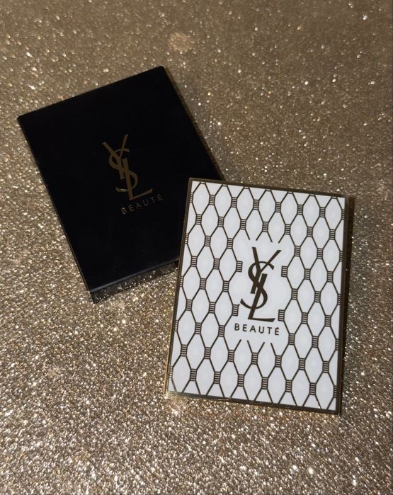 Eleganckie lusterko YSL beauty