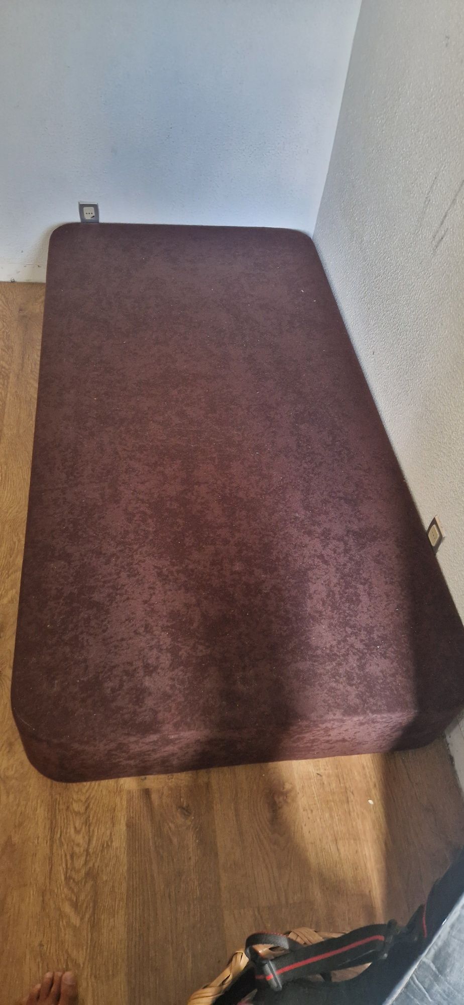 Cama somier de madeira com colchão (como novo)