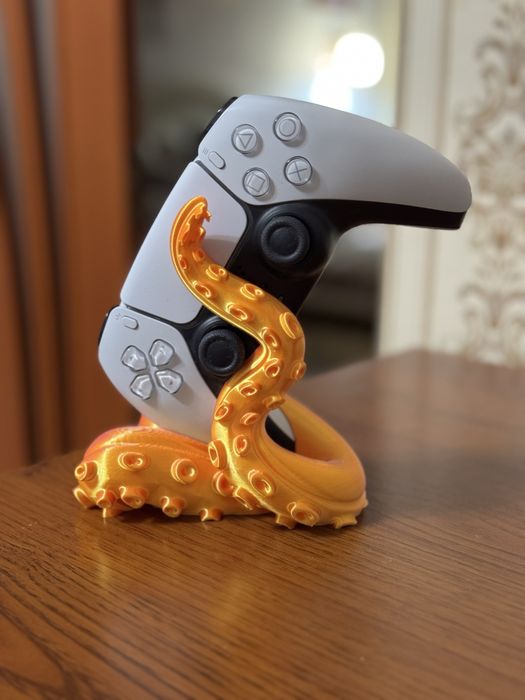 Підставка для геймпада у вигляді щупальця