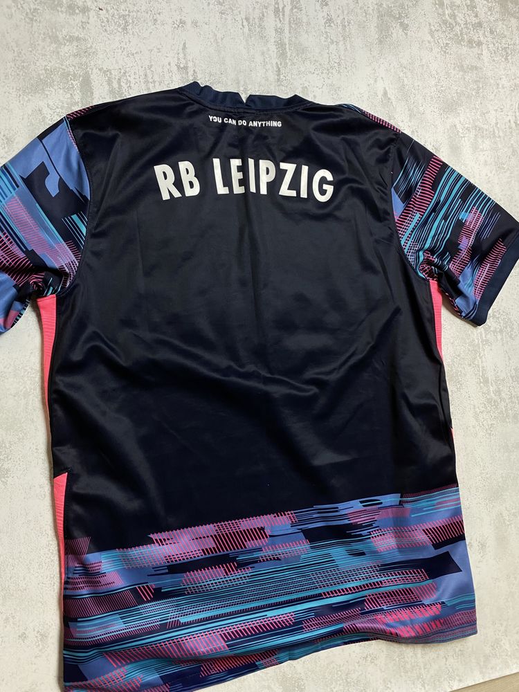 Офіційна футболка RB Leipzig – грай стильно!