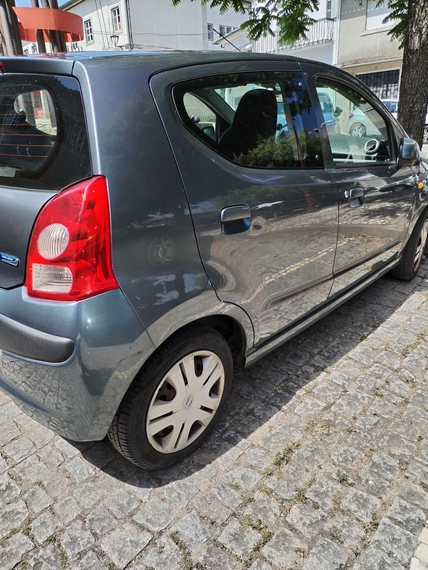 Nissan 1.0 ano 2010