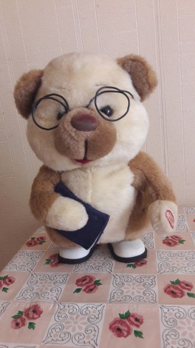 Игрушки: Коровка со звучанием ,Мишка музыкальный.