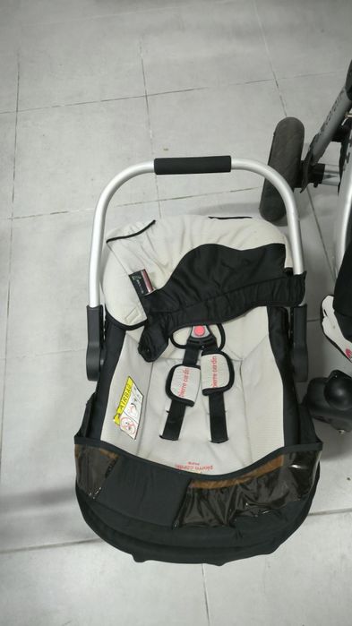 Carrinho de bebé Pierre Cardan