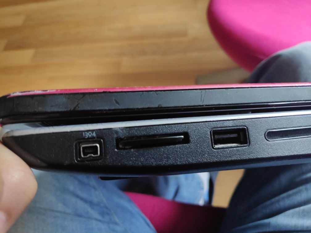 Dell 17 cali Core 3i 4gb system JBL