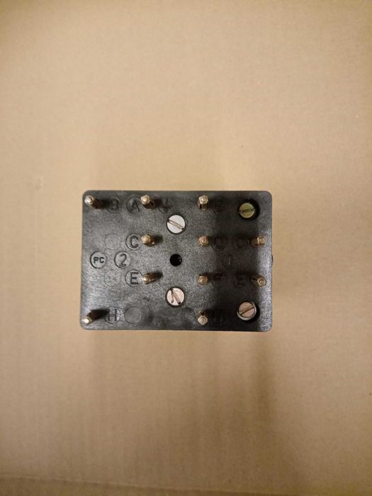 rts 61 220v przekaźnik