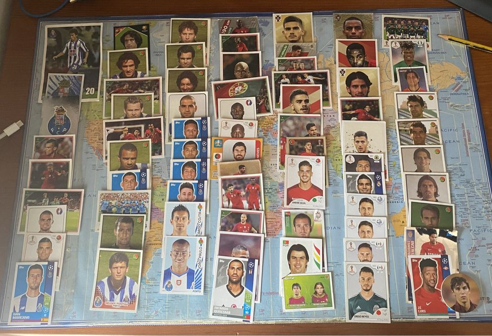 Cromos de jogadores internacionais de Sporting, Benfica e Porto