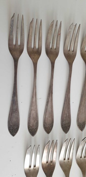 Starocie z Gdyni - Stare sztućce posrebrzane zestaw 11 widelczyków