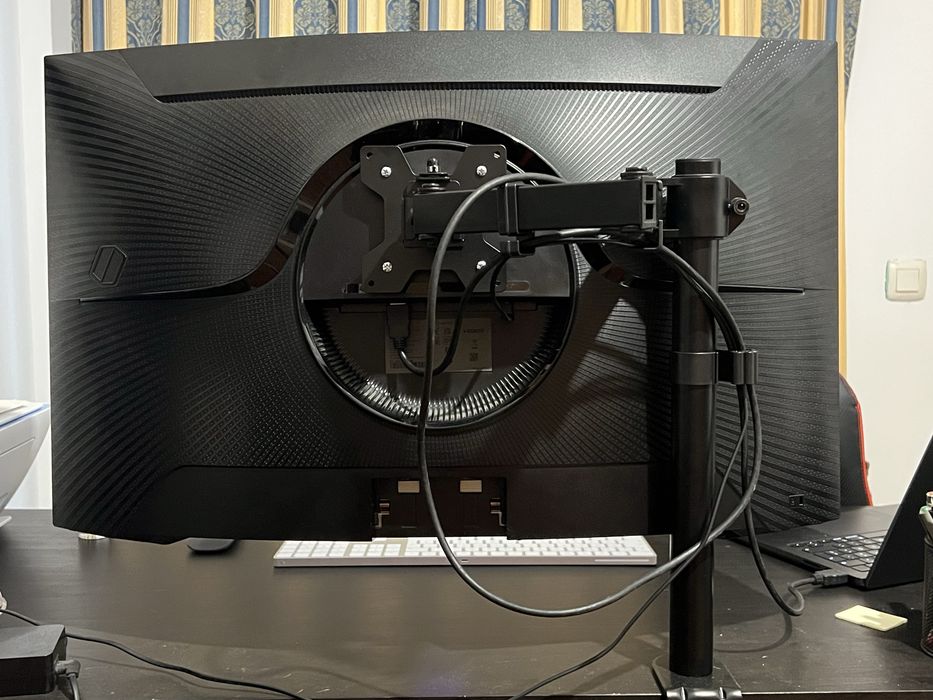 Monitor Samsung Odyssey G5 32” 144hz (curvo)