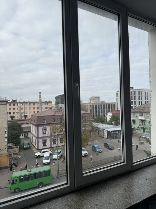 Здається в оренду кабінет офіс приміщення центр Чорновола 1 16.7 кв.м