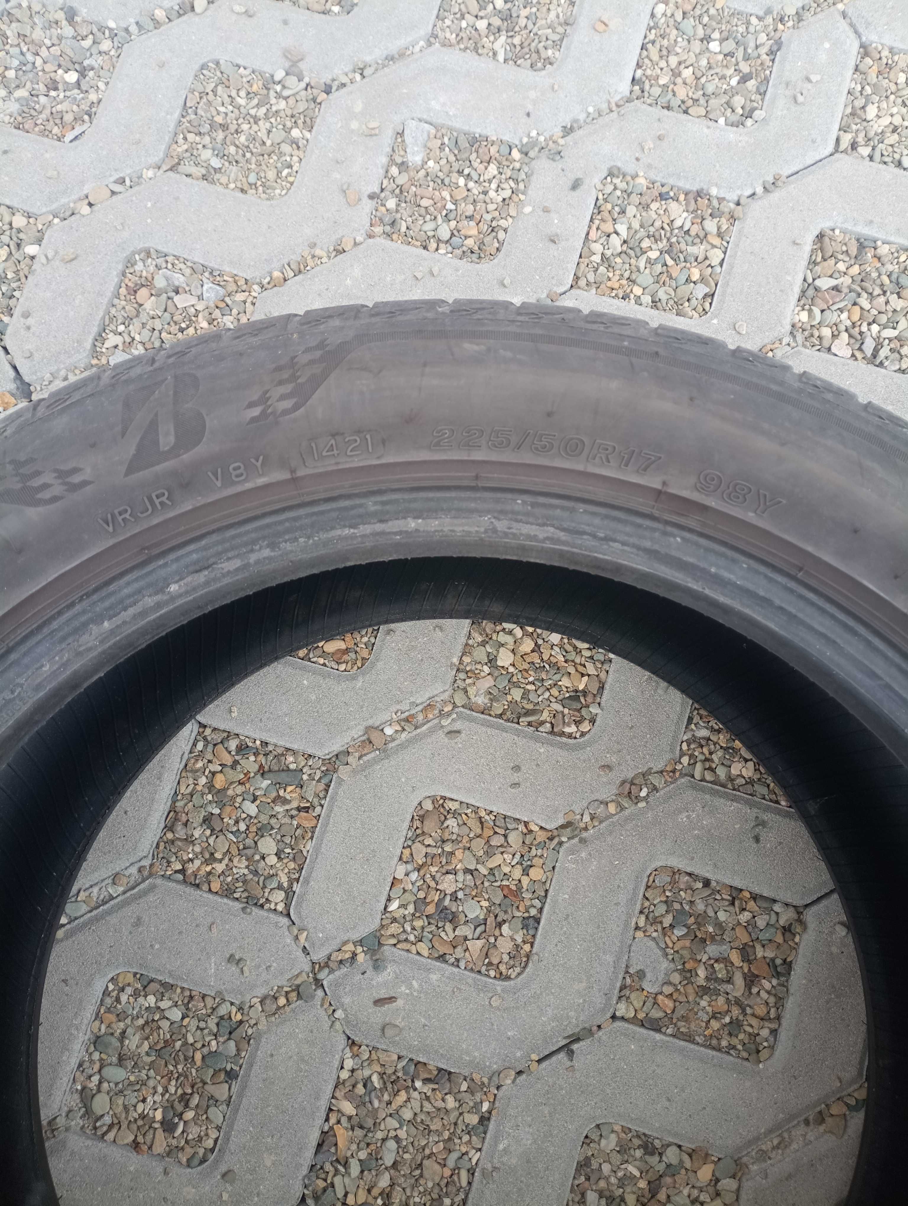 Sprzedam opony BRIDGESTONE 225/50R17