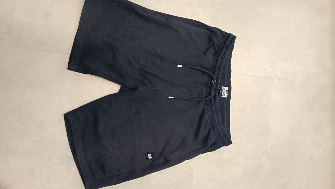 Шорти Weekend Offender