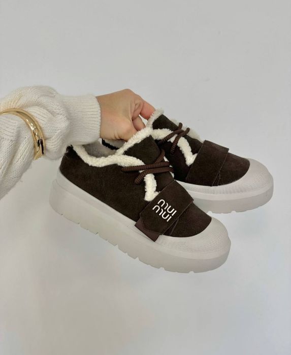 Повністю натуральні зимові кросівки