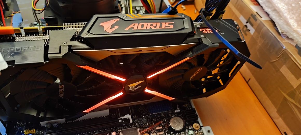 Placa gráfica Gigabyte AORUS GTX 1080 Ti Xtreme Edition 11GB