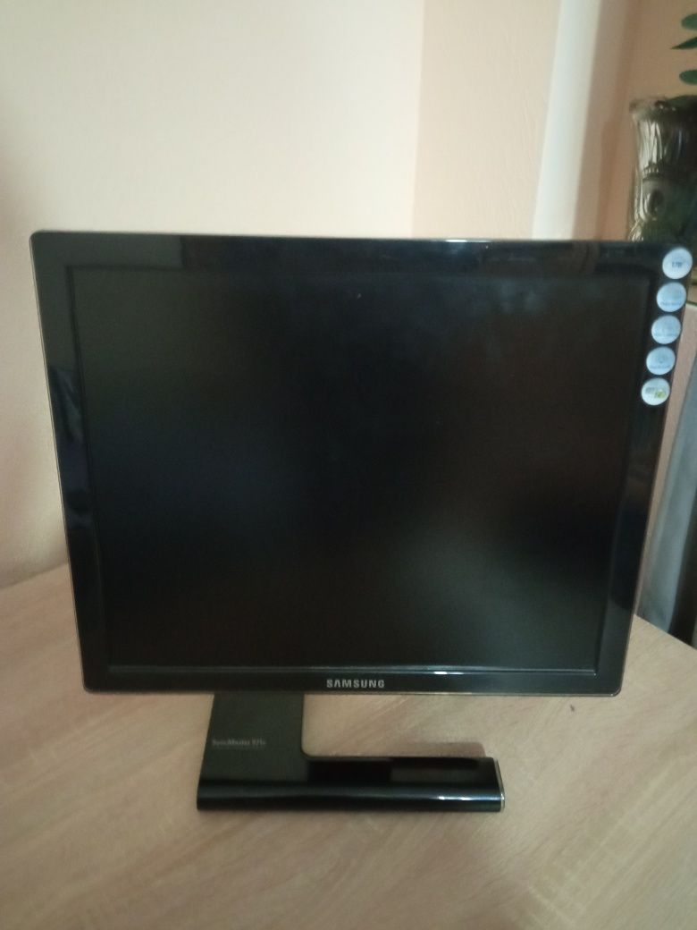 Монітор Samsung SyncMaster 971р