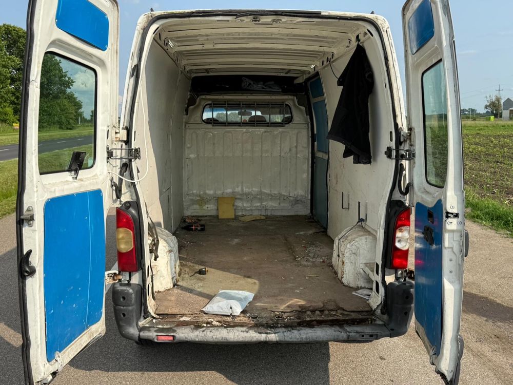 Sprzedam Busa Renault Master trzyosobowy 2004 r. !