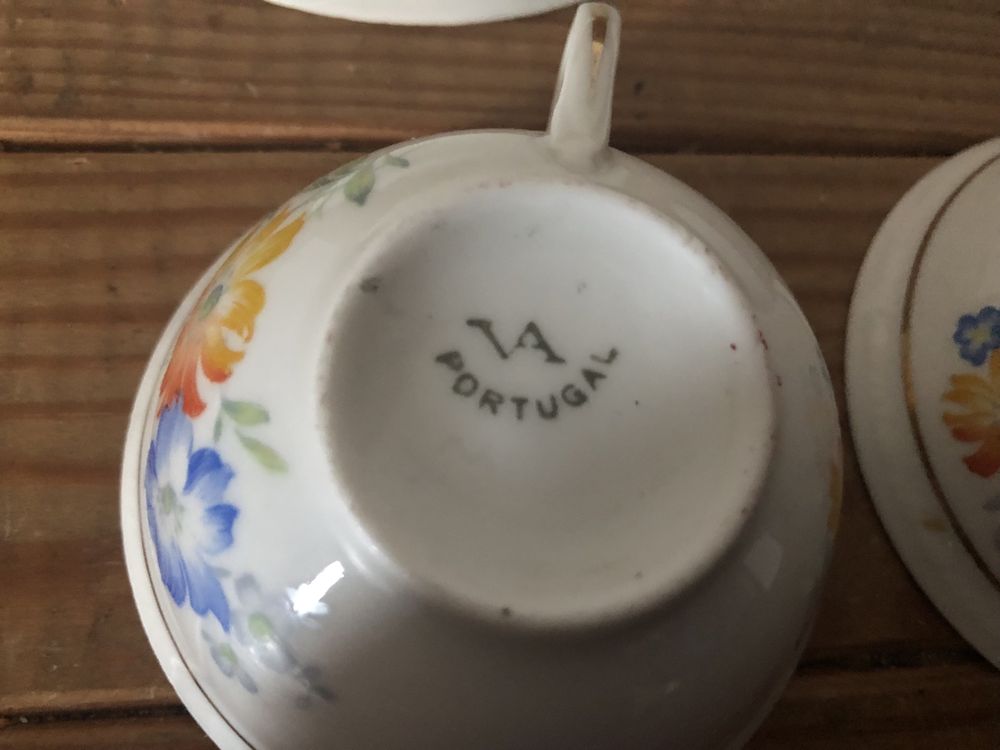 2 chavenas em porcelana Vista Alegre