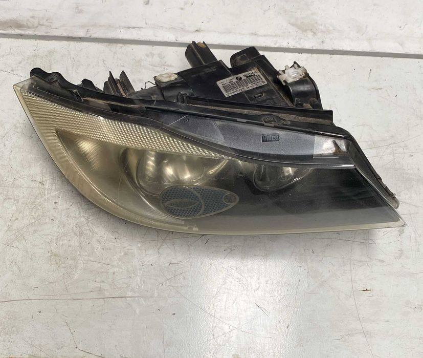 Farol esquerdo e direito BMW E90