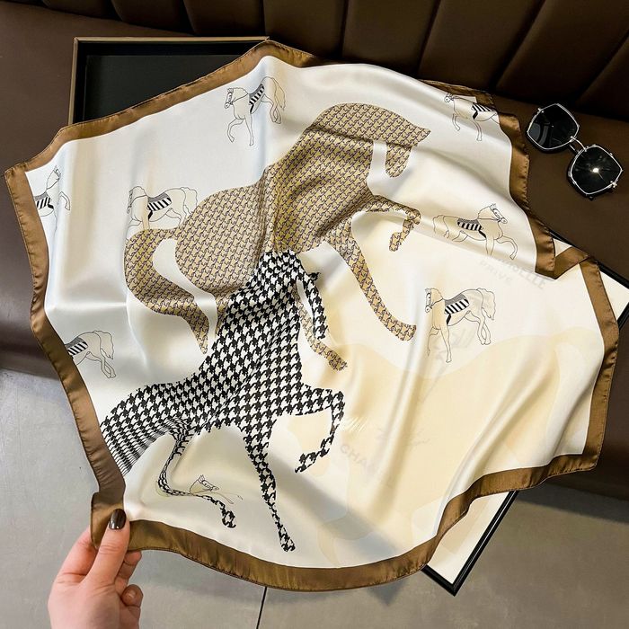 Nowa apaszka beżowo-kremowa konie koń 70 cm jedwab sztuczny