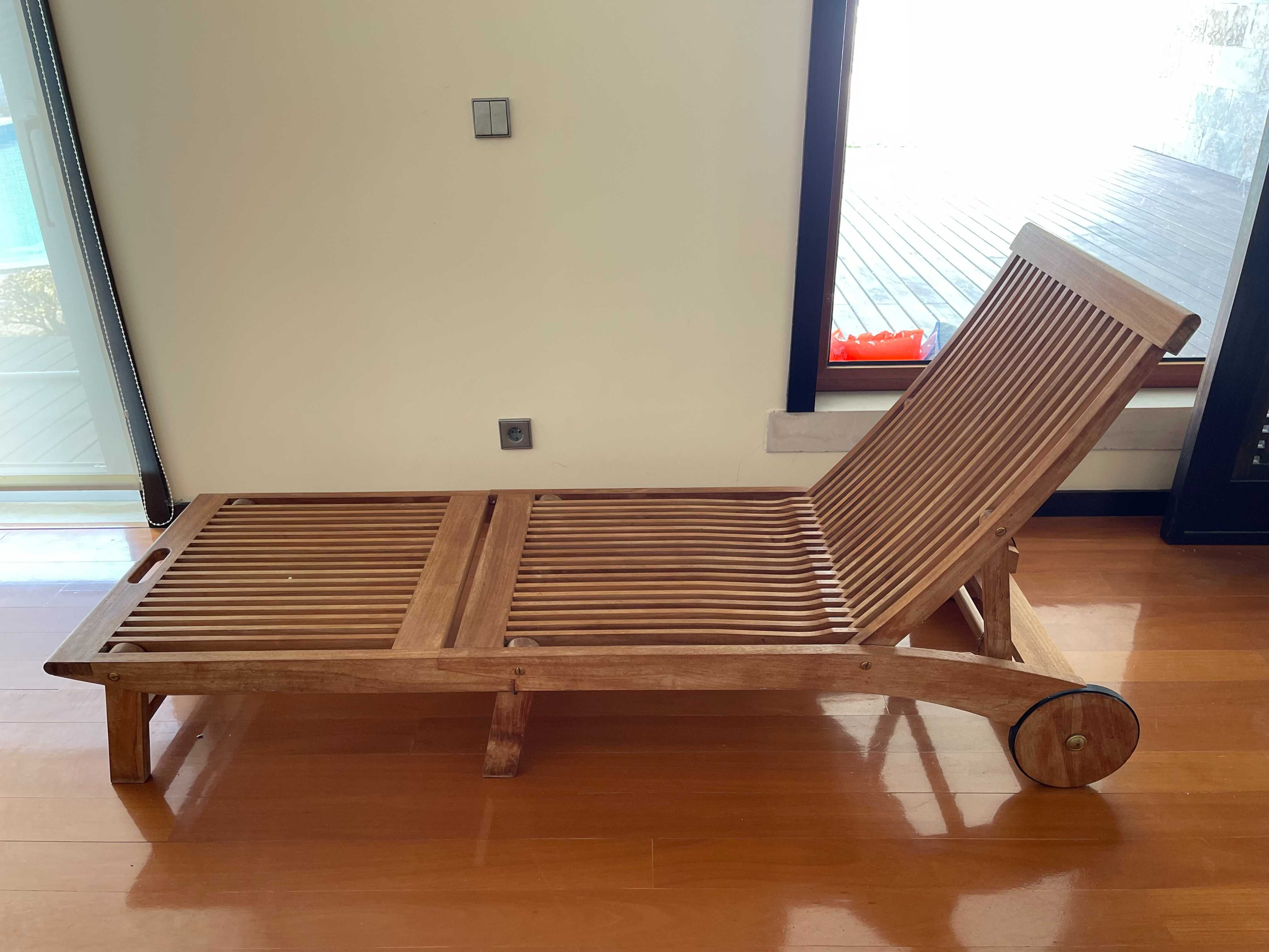 Espreguiçadeira em Teka Maciça com Rodas – Jardim/Piscina