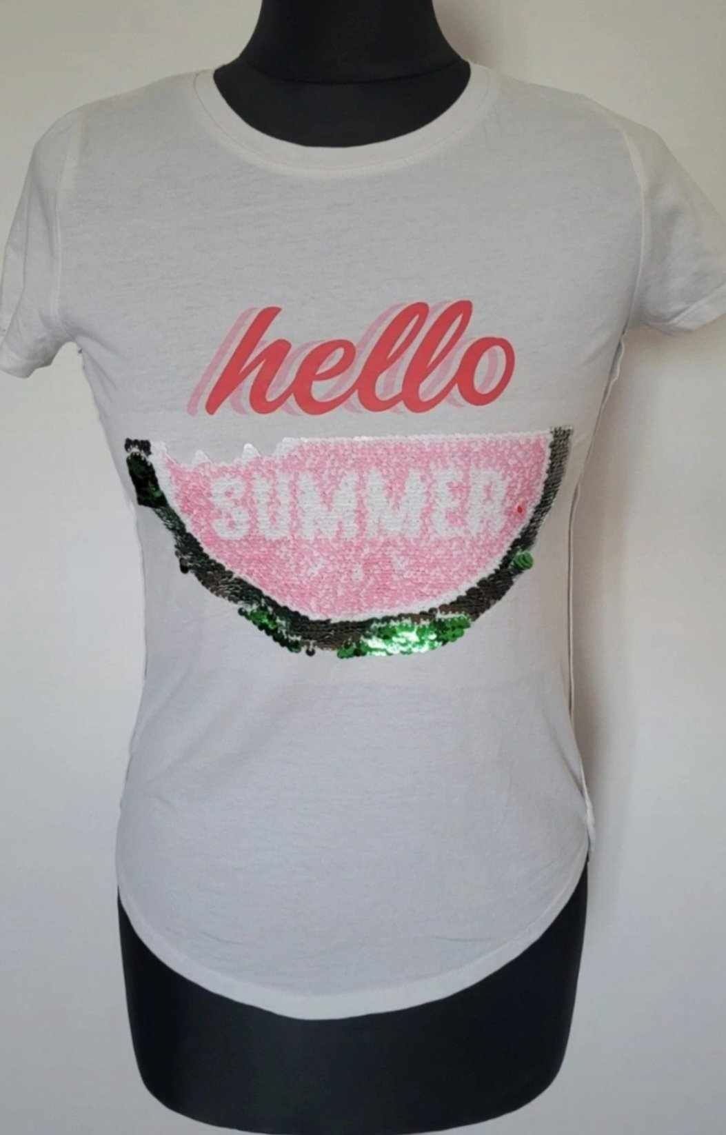 Nowa koszulka t-shirt damski z krótkim rękawem z cekinową aplikacja