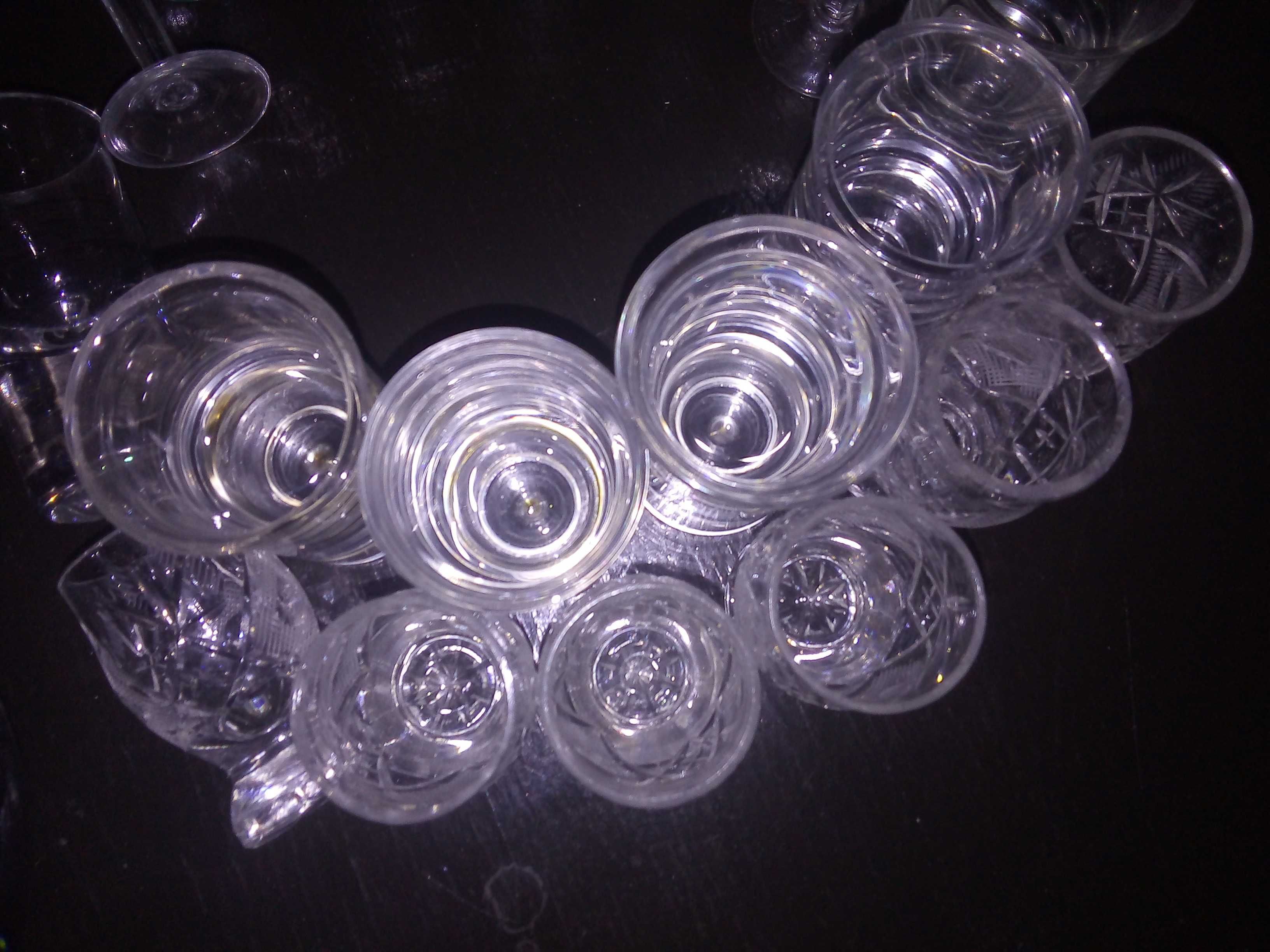 Karafka i 3 komplety kieliszków z PRL-u+6 szklanek grube dno